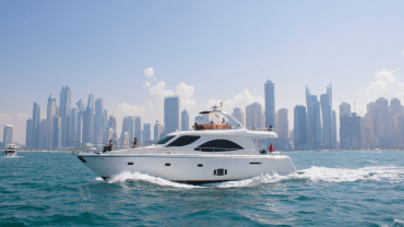 Dubai Marina Three-hour Yacht Tour with Lunch