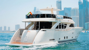 Evening 4 Hour Yacht Cruise with Unlimited Drinks